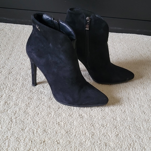 Fox & Dogs Booties - Picture 4 of 10